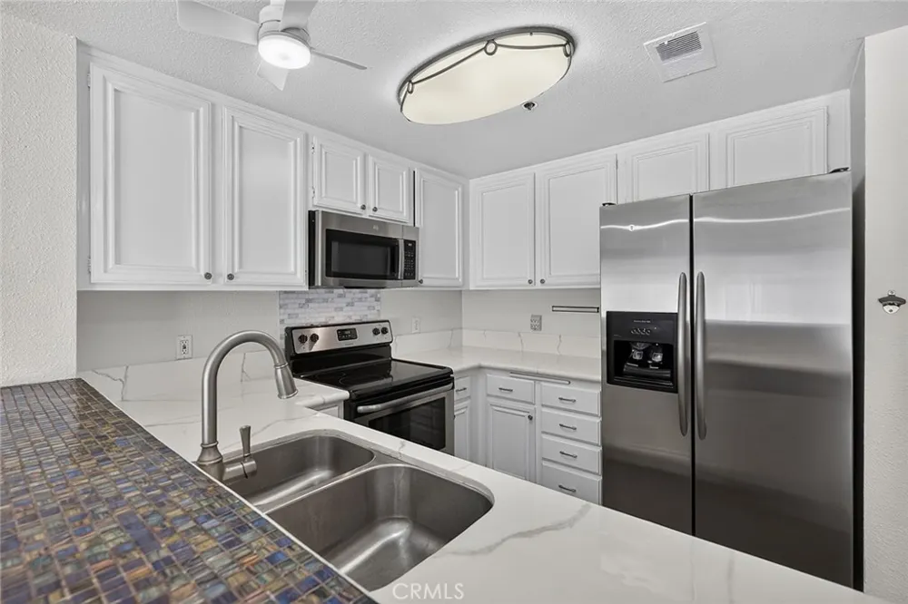 720 W 4th #318 Long Beach, CA 90802