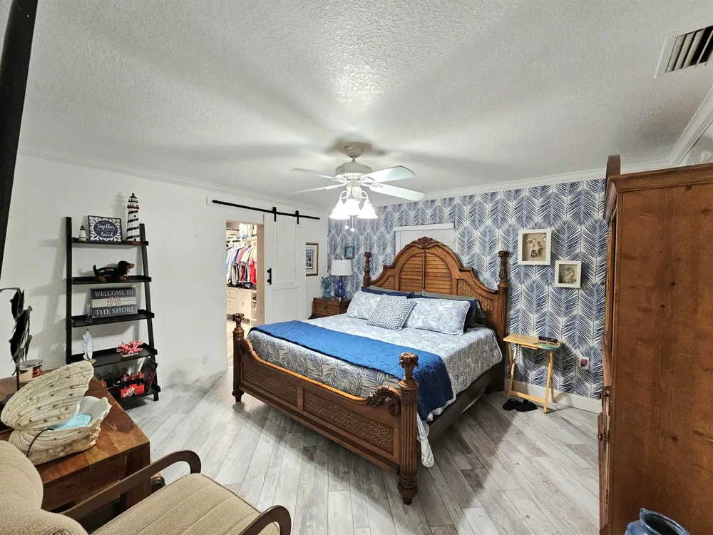 807 GRANDVIEW BOULEVARD Fort Pierce, FL 34982