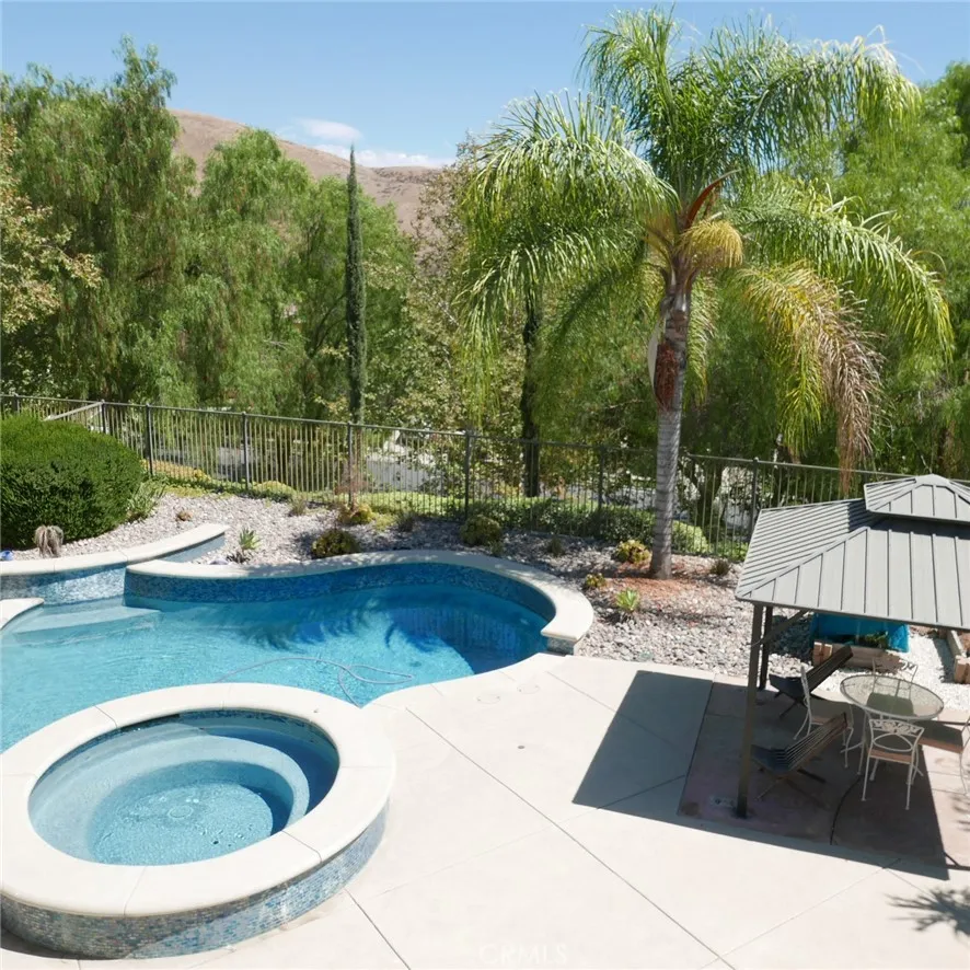 4359 Altivo Corona, CA 92883