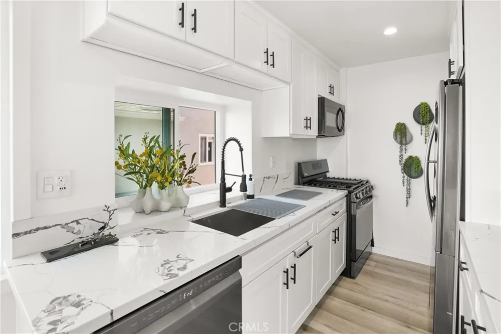 32082 Coast Hwy Laguna Beach, CA 92651