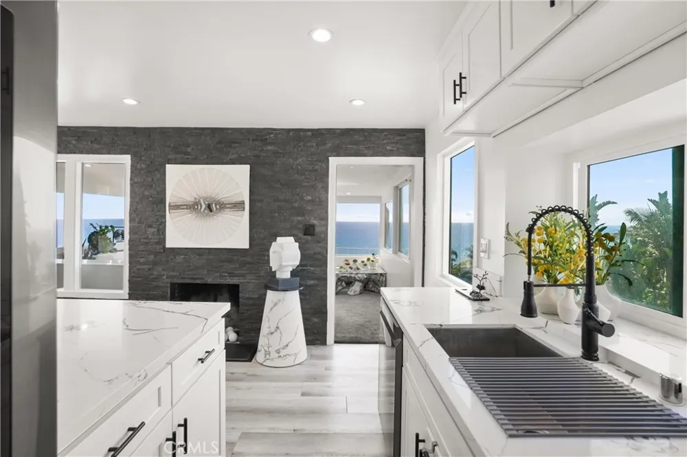 32082 Coast Hwy Laguna Beach, CA 92651