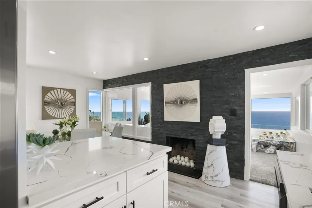 32082 Coast Hwy Laguna Beach, CA 92651
