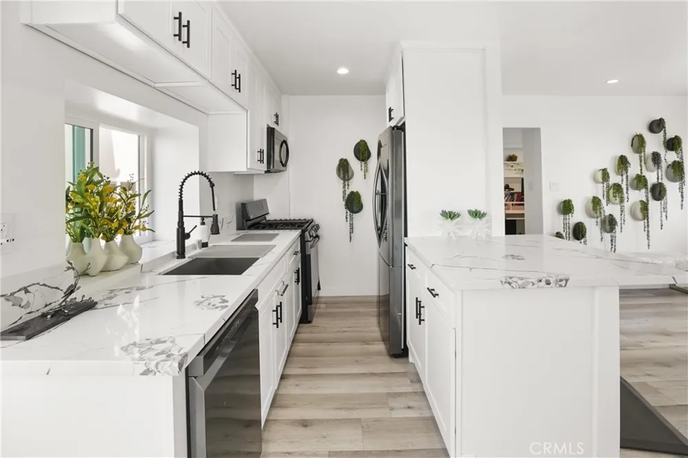 32082 Coast Hwy Laguna Beach, CA 92651