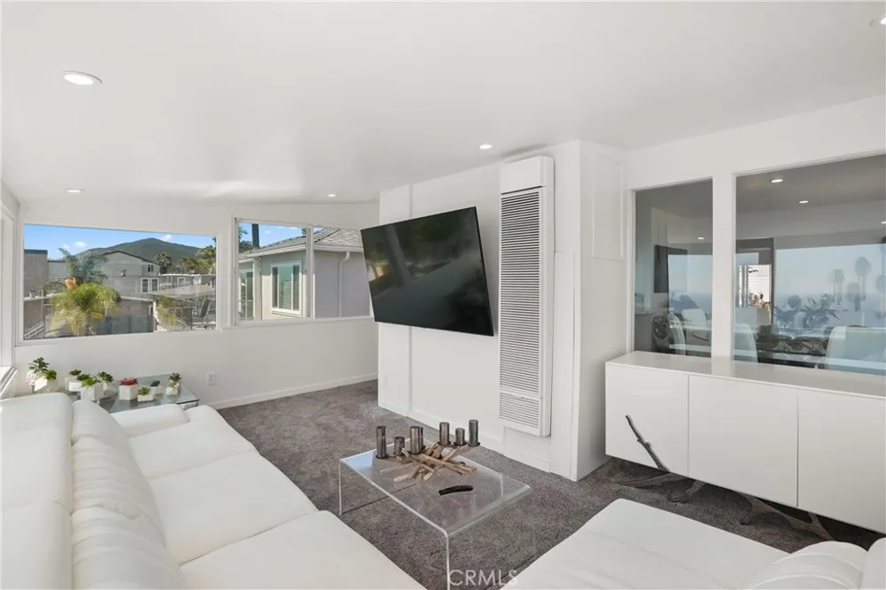 32082 Coast Hwy Laguna Beach, CA 92651