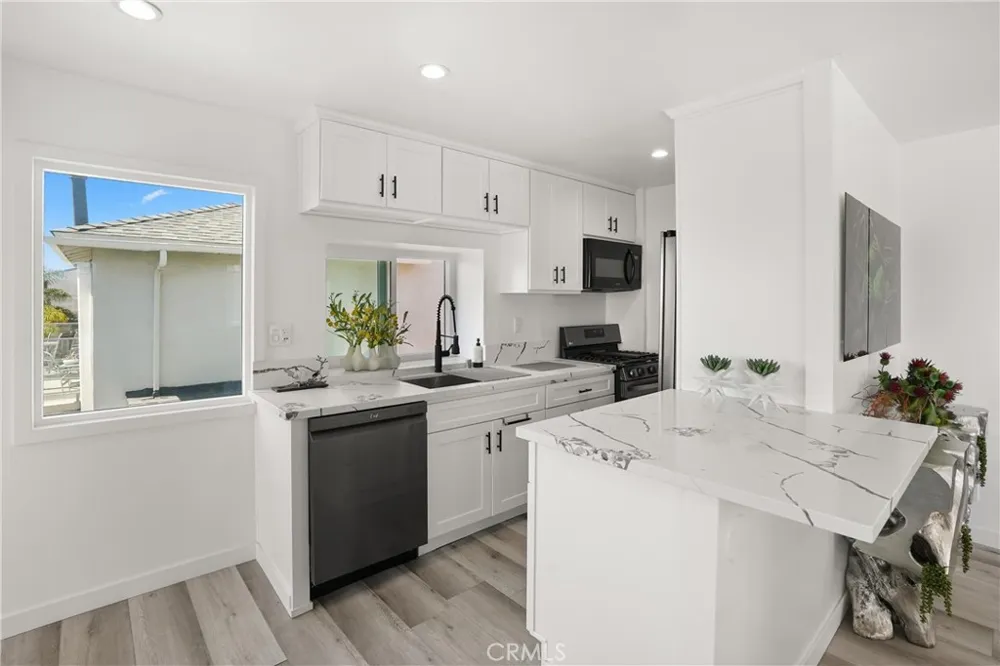 32082 Coast Hwy Laguna Beach, CA 92651