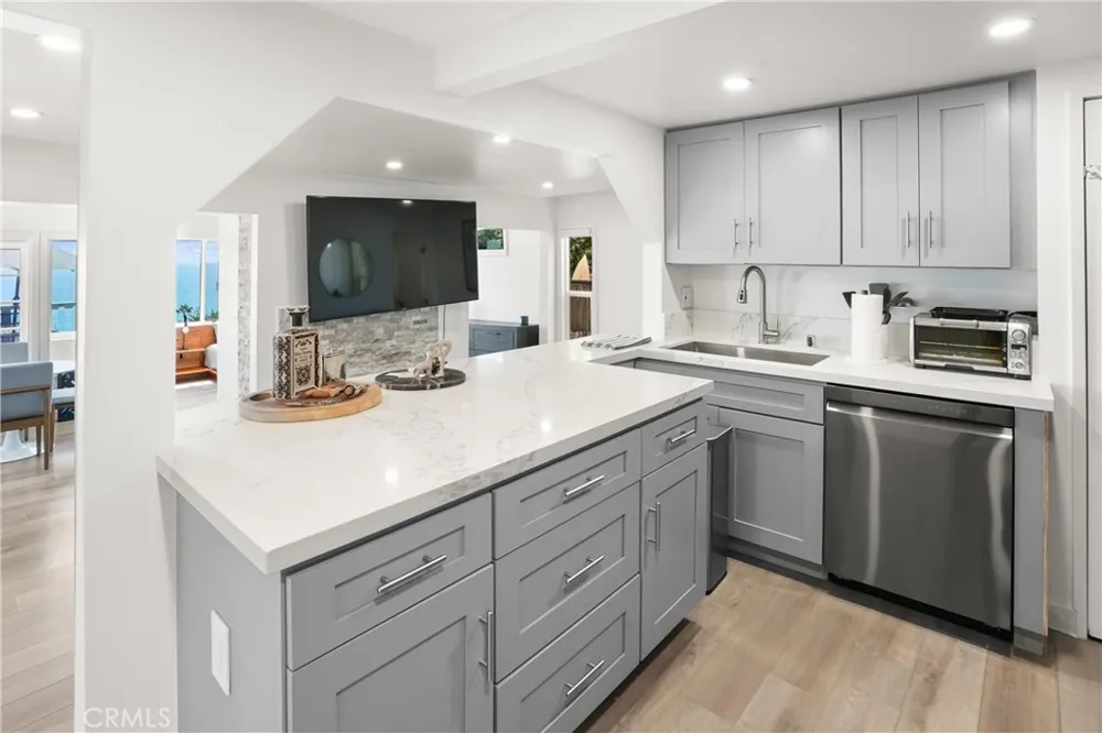 32082 Coast Hwy Laguna Beach, CA 92651