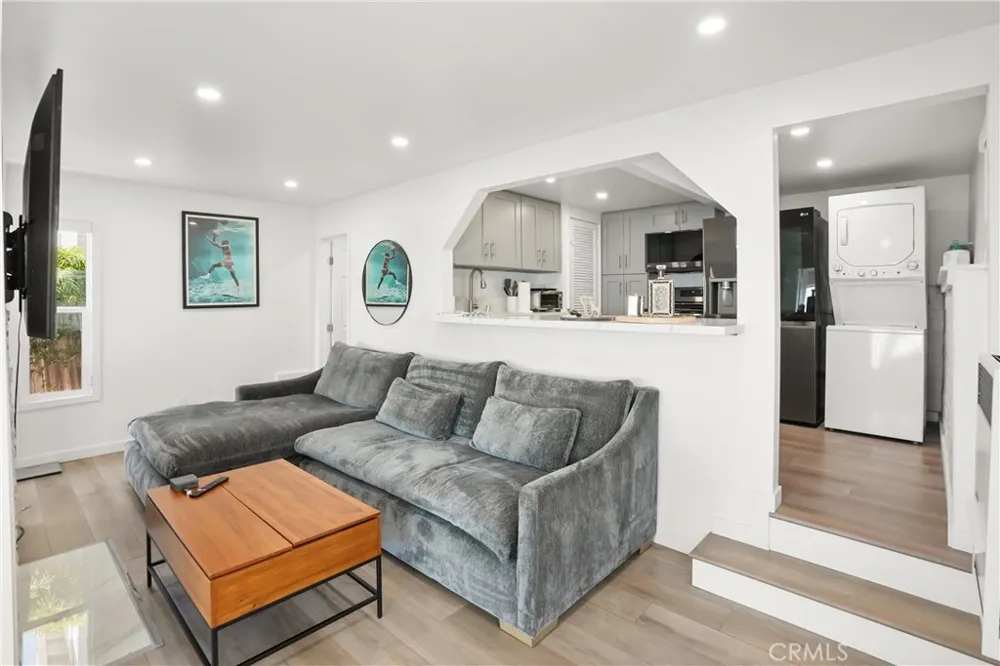 32082 Coast Hwy Laguna Beach, CA 92651