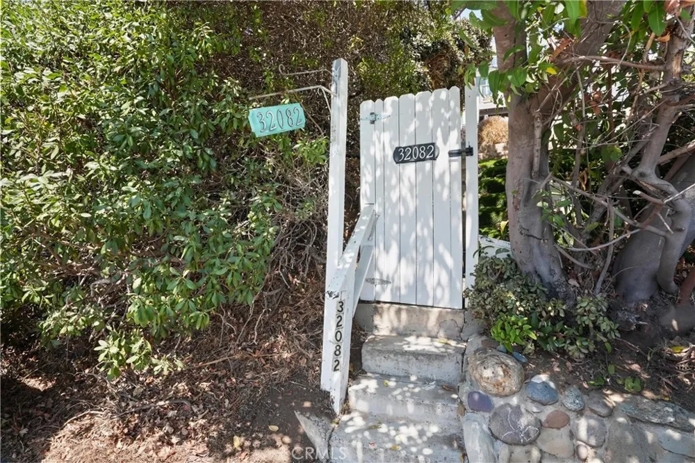 32082 Coast Hwy Laguna Beach, CA 92651