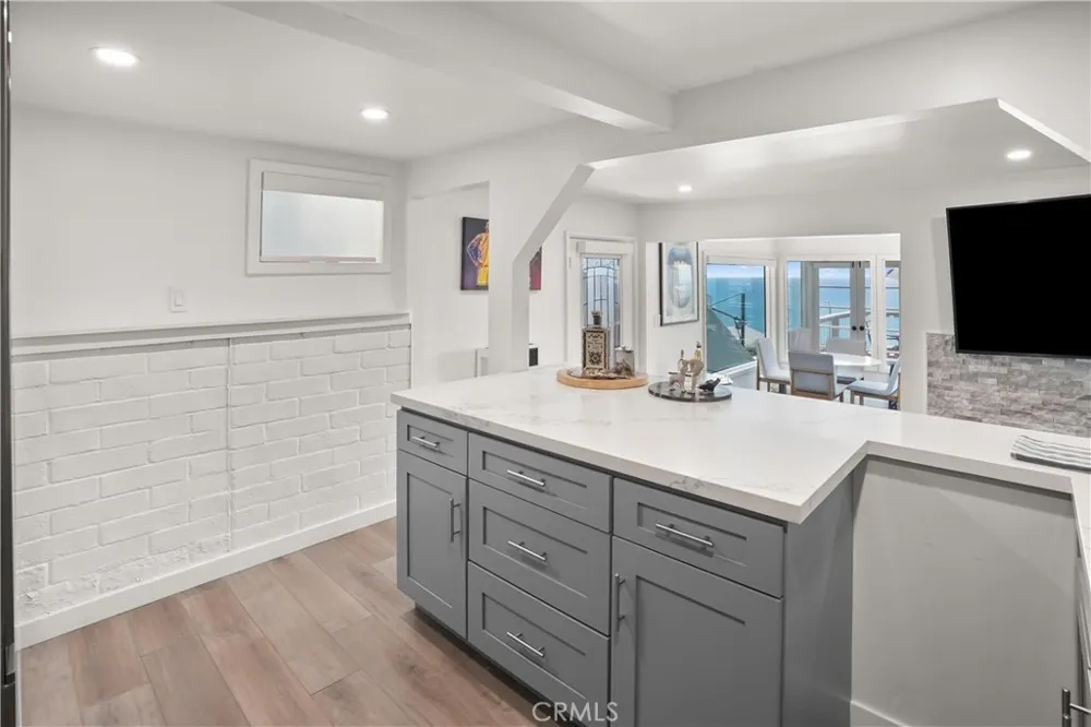 32082 Coast Hwy Laguna Beach, CA 92651