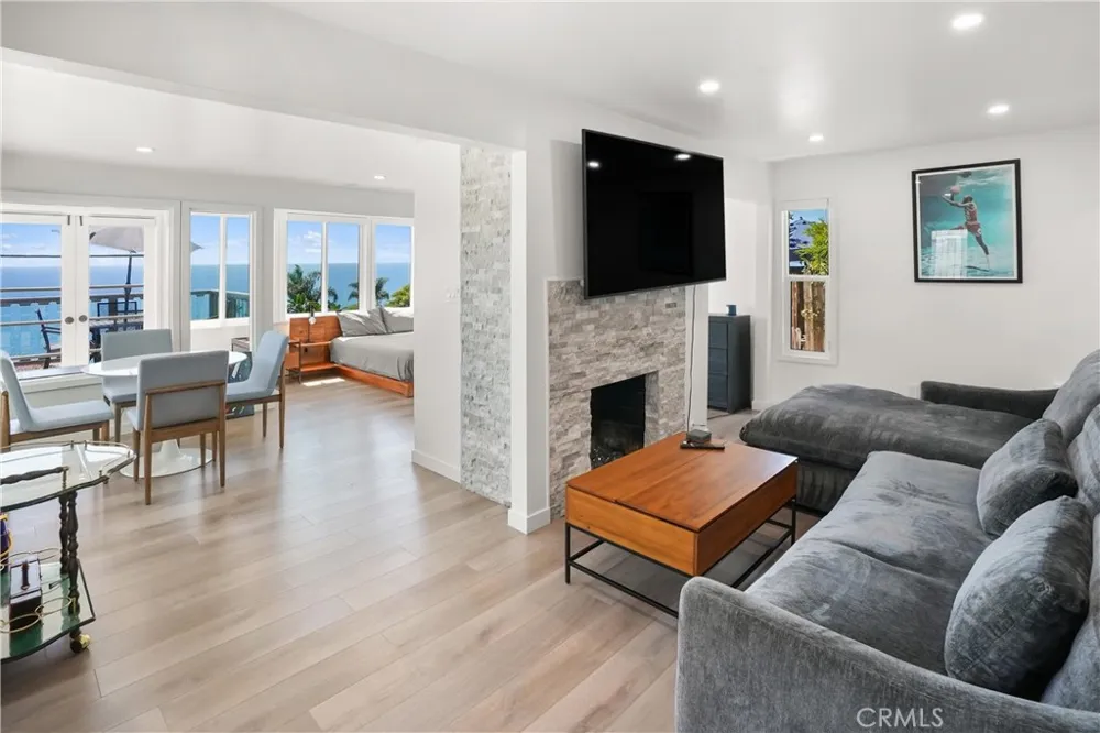 32082 Coast Hwy Laguna Beach, CA 92651