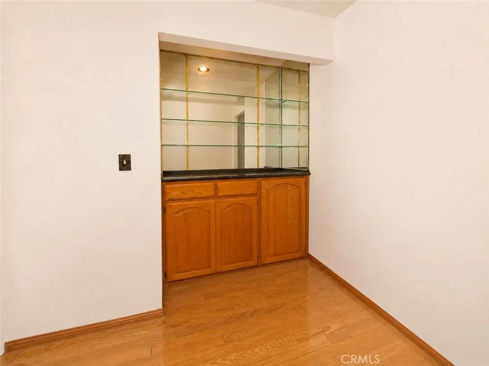 5138 Southridge Los Angeles, CA 90043