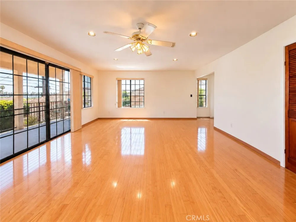 5138 Southridge Los Angeles, CA 90043