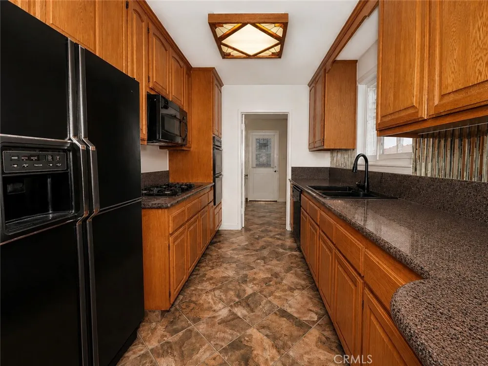5138 Southridge Los Angeles, CA 90043