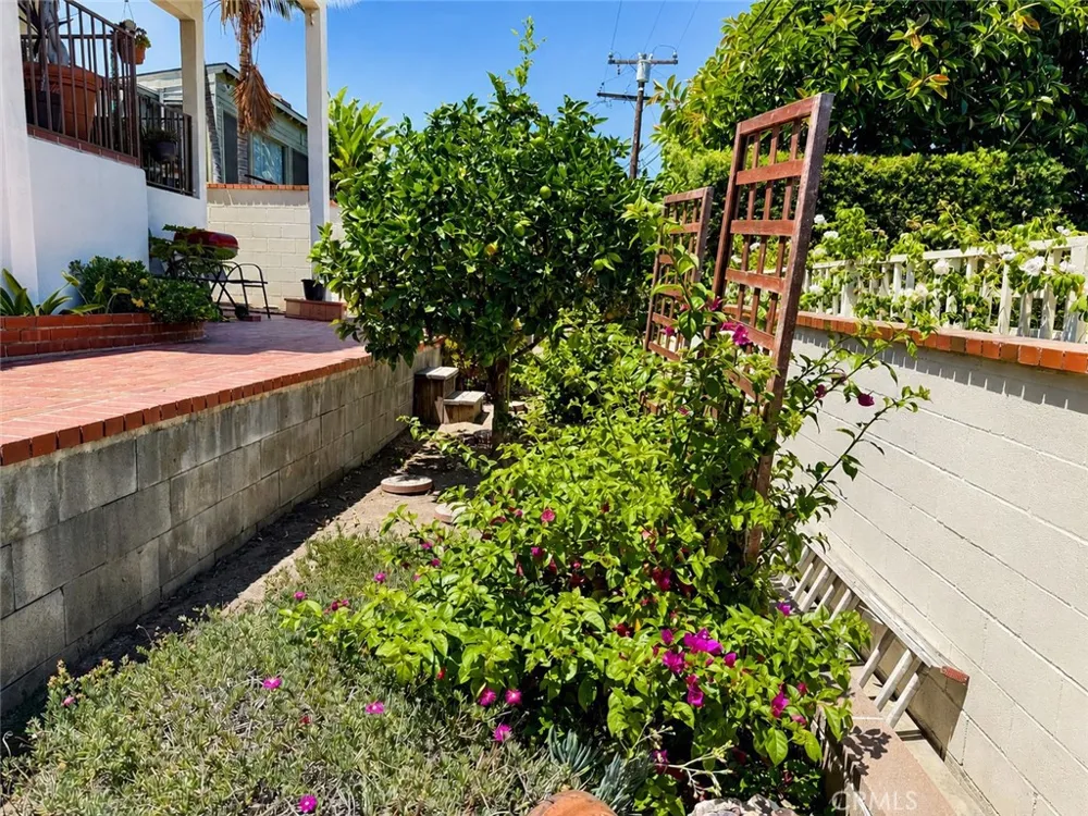 5138 Southridge Los Angeles, CA 90043