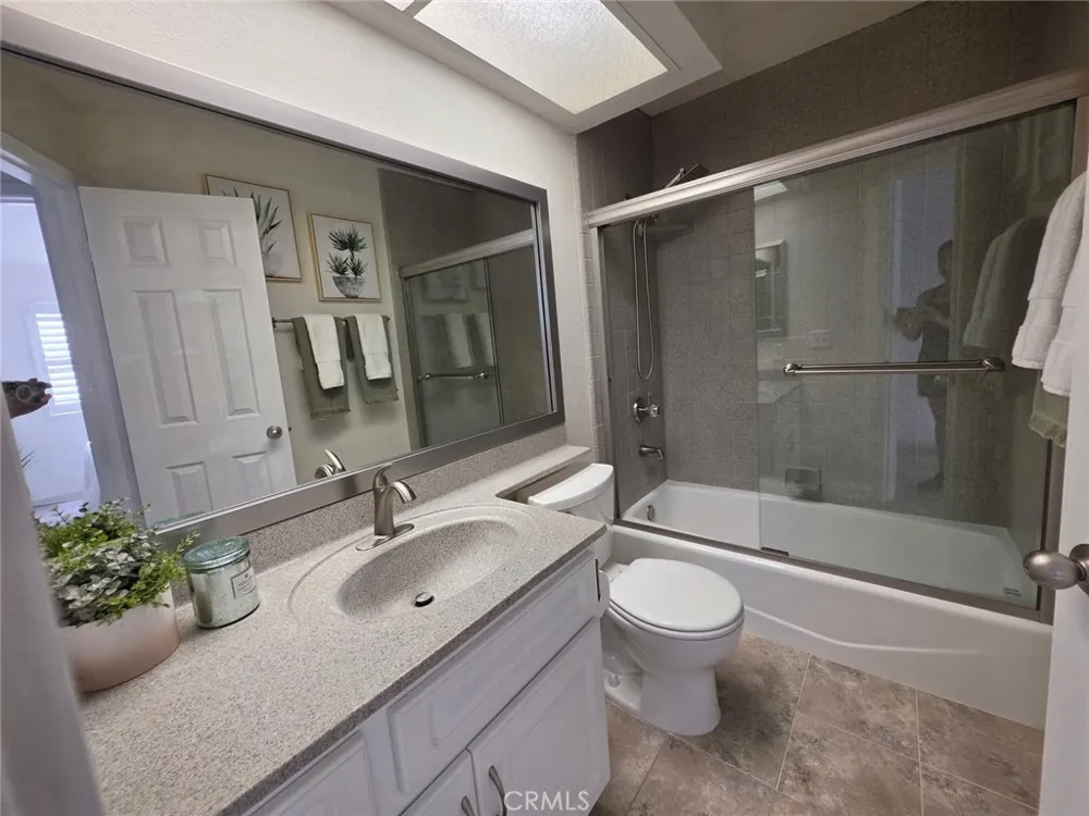 17040 Downey #A Bellflower, CA 90706