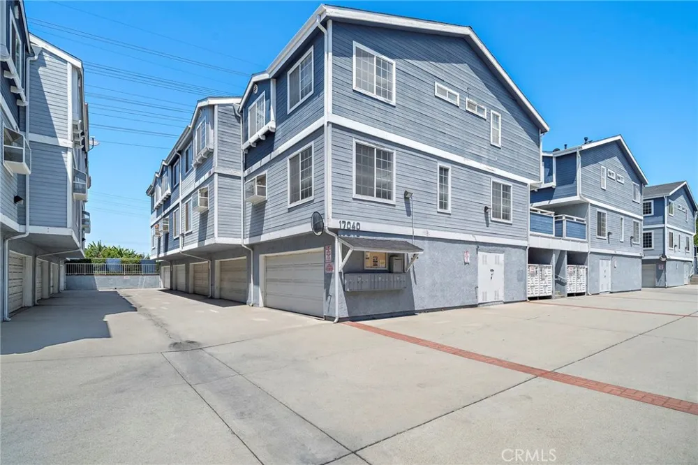 17040 Downey #A Bellflower, CA 90706