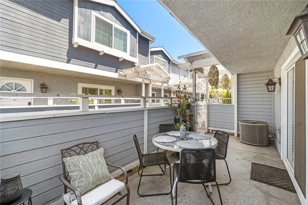 17040 Downey #A Bellflower, CA 90706