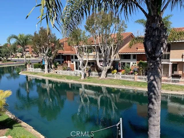 7885 Moonmist Huntington Beach, CA 92648