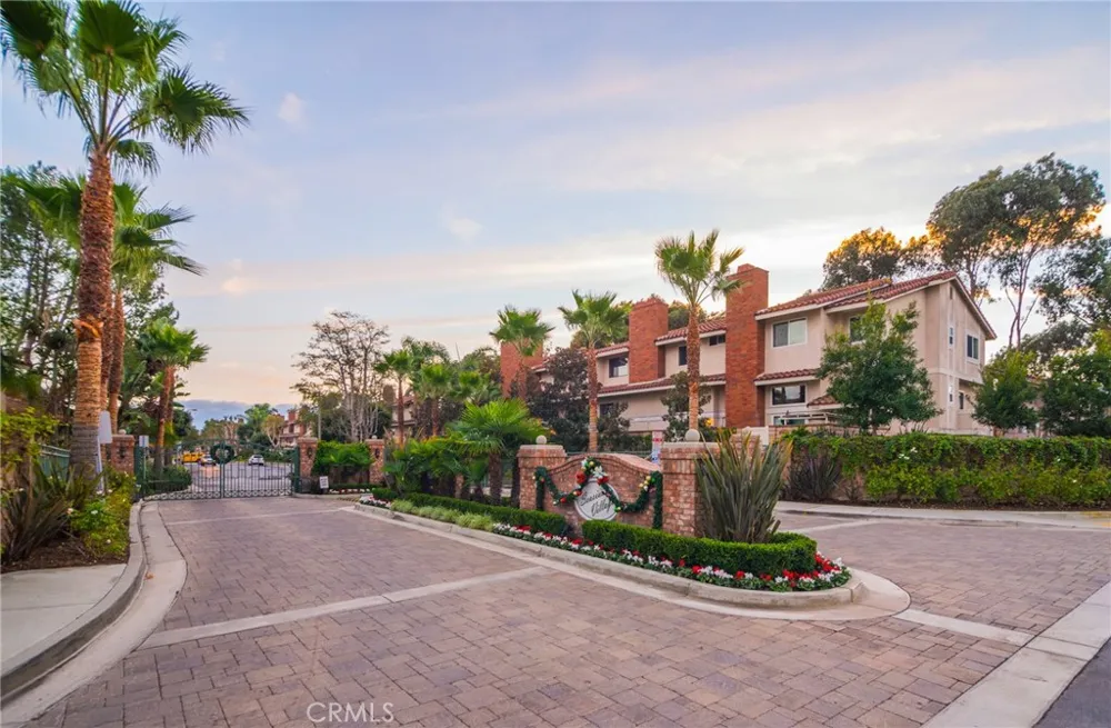 7885 Moonmist Huntington Beach, CA 92648