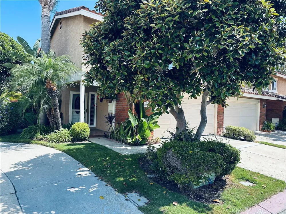 7885 Moonmist Huntington Beach, CA 92648