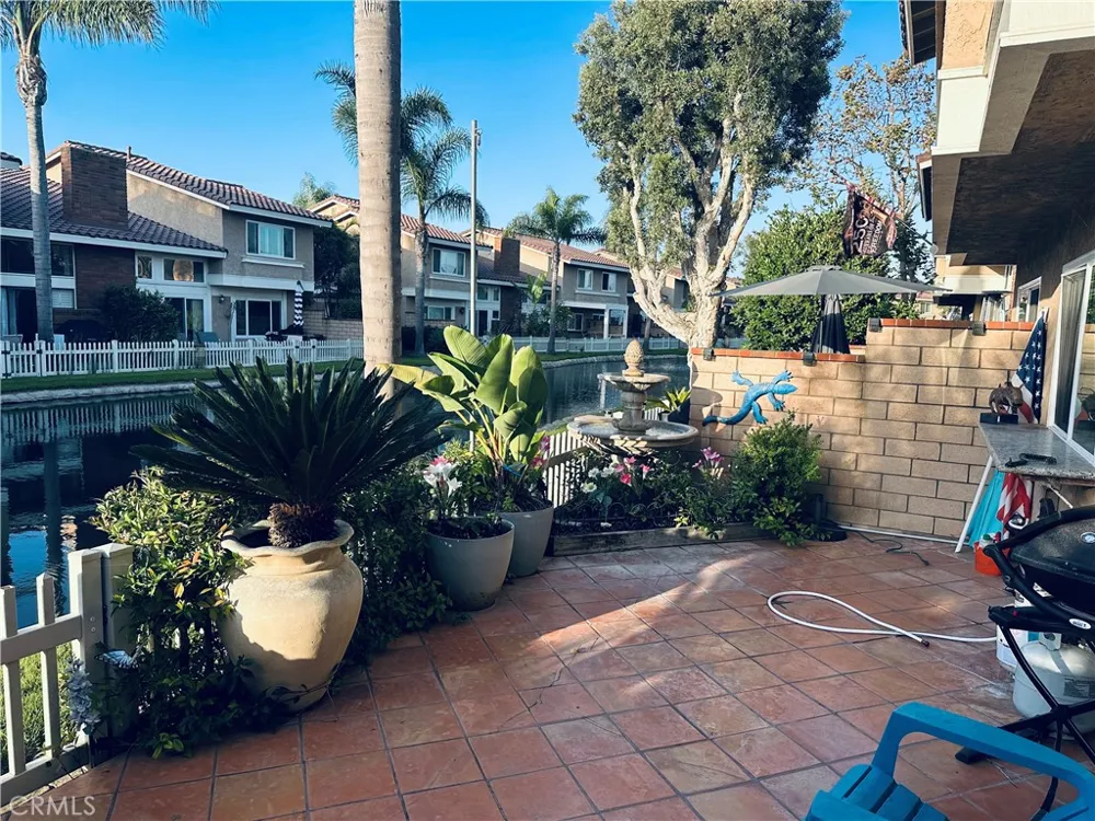 7885 Moonmist Huntington Beach, CA 92648
