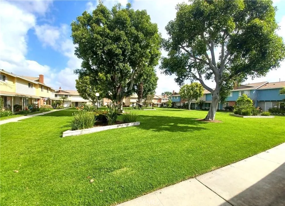 11820 Gloxinia Fountain Valley, CA 92708