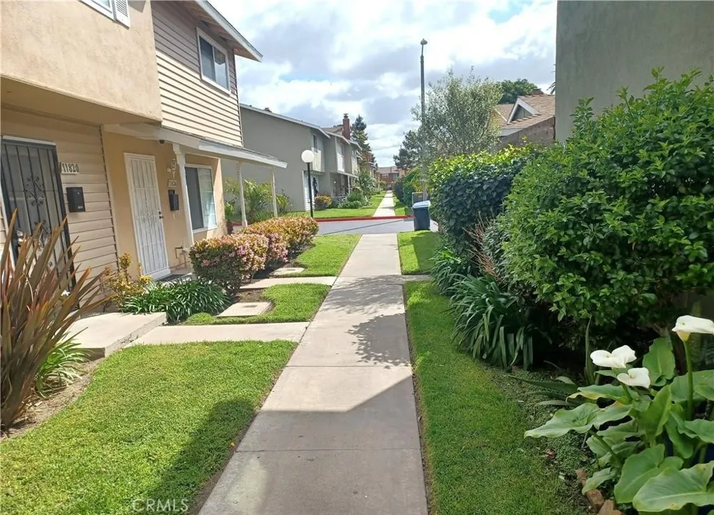 11820 Gloxinia Fountain Valley, CA 92708