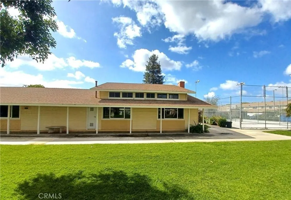 11820 Gloxinia Fountain Valley, CA 92708