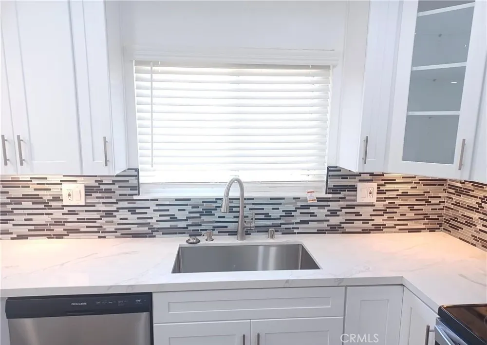 11820 Gloxinia Fountain Valley, CA 92708