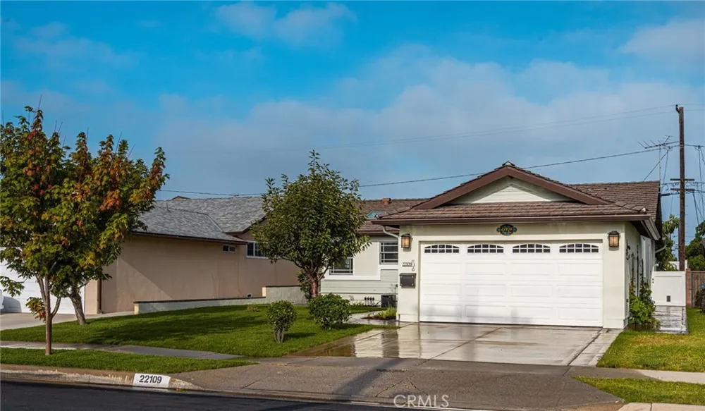 22109 Bonita Carson, CA 90745