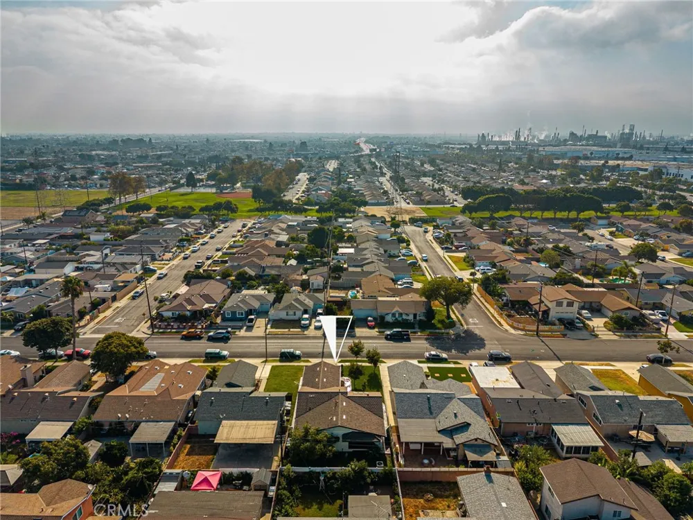 22109 Bonita Carson, CA 90745