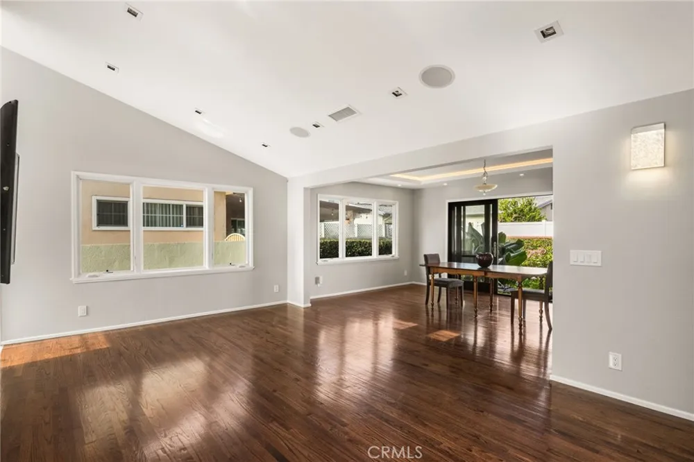 22109 Bonita Carson, CA 90745