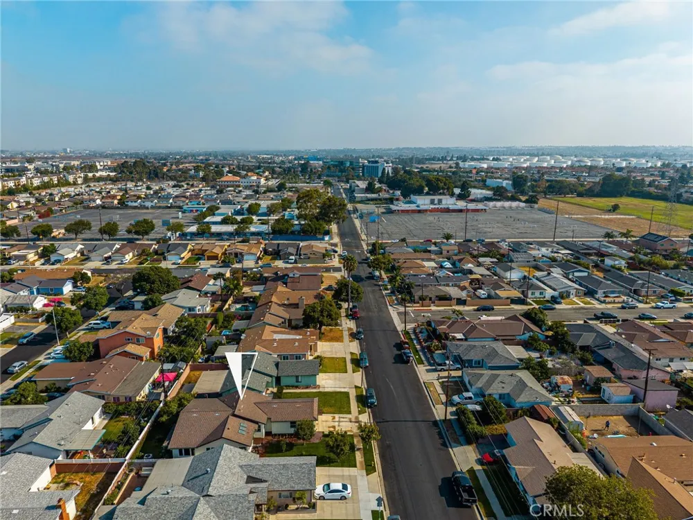 22109 Bonita Carson, CA 90745