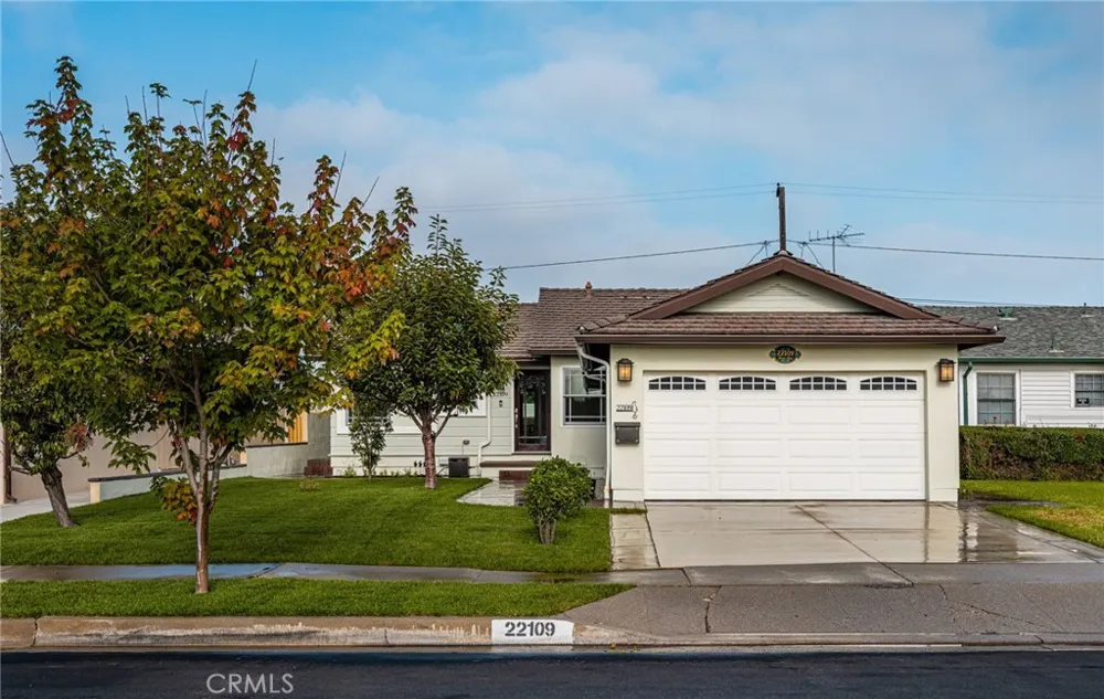 22109 Bonita Carson, CA 90745
