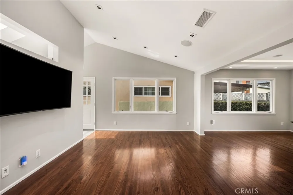 22109 Bonita Carson, CA 90745