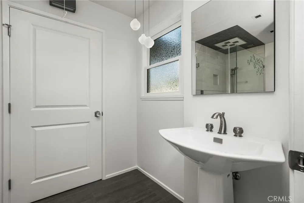 22109 Bonita Carson, CA 90745