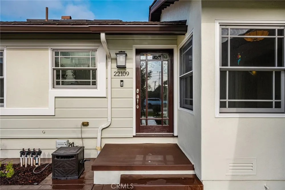 22109 Bonita Carson, CA 90745