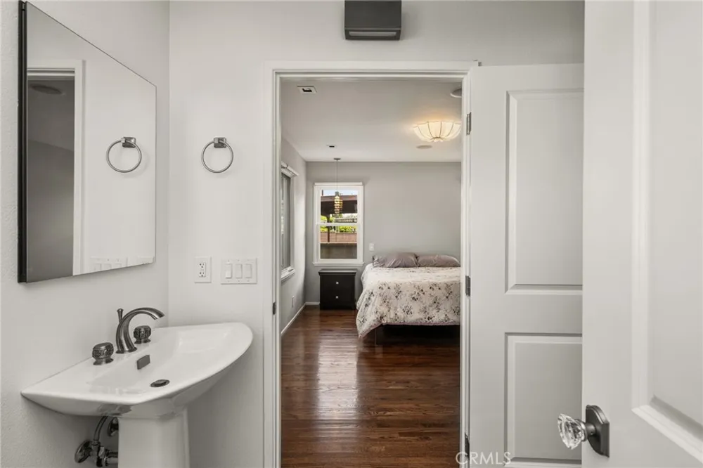 22109 Bonita Carson, CA 90745