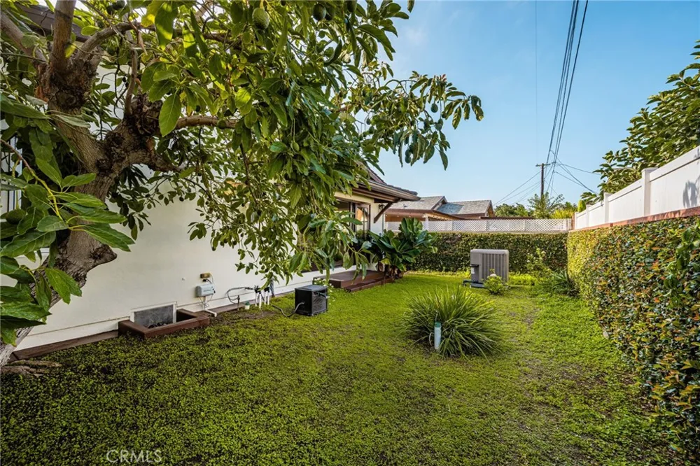 22109 Bonita Carson, CA 90745