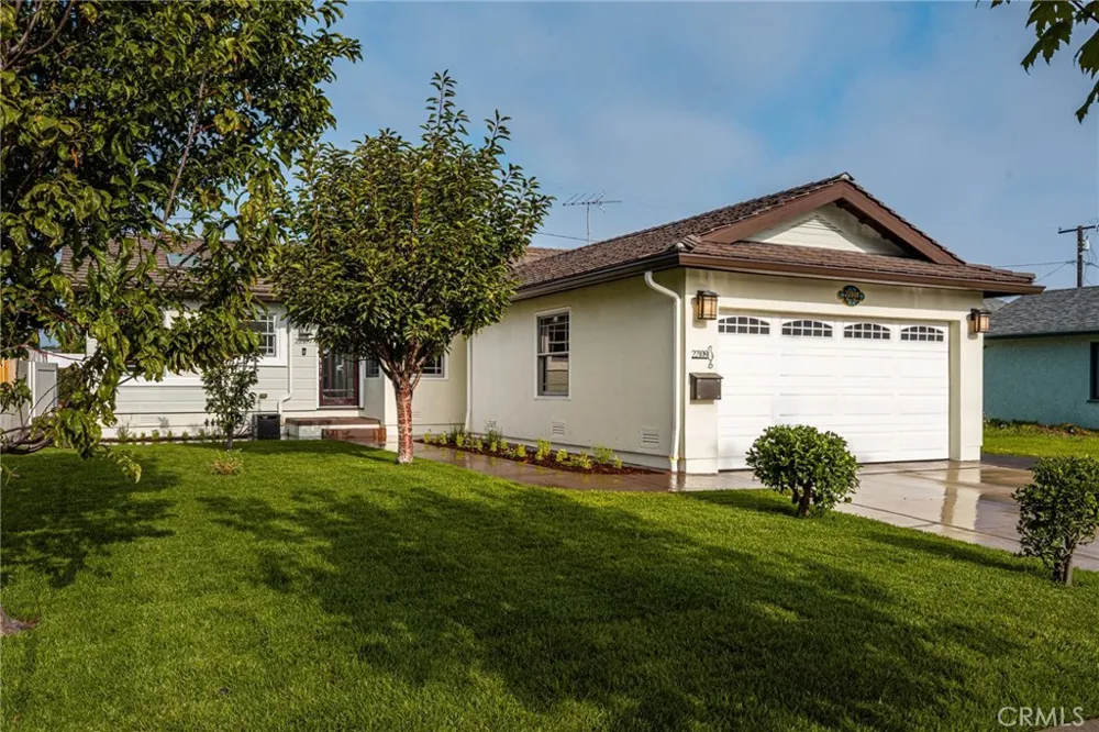 22109 Bonita Carson, CA 90745