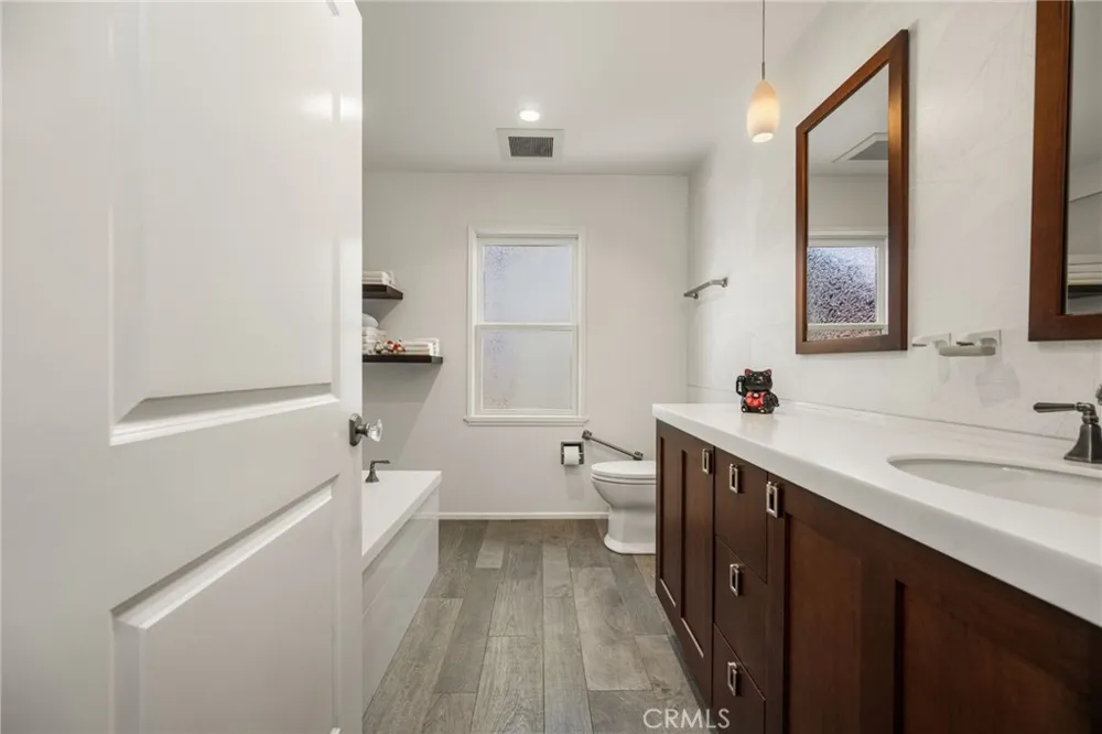 22109 Bonita Carson, CA 90745