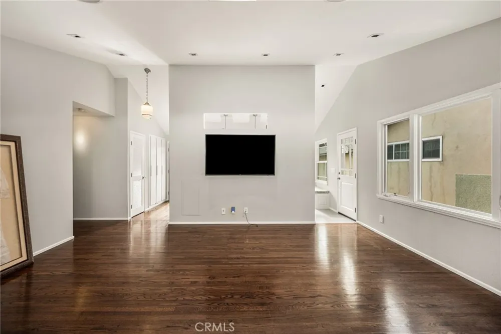 22109 Bonita Carson, CA 90745