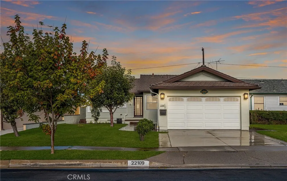 22109 Bonita Carson, CA 90745
