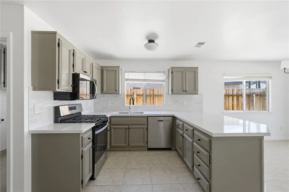8400 Winlock Bakersfield, CA 93312
