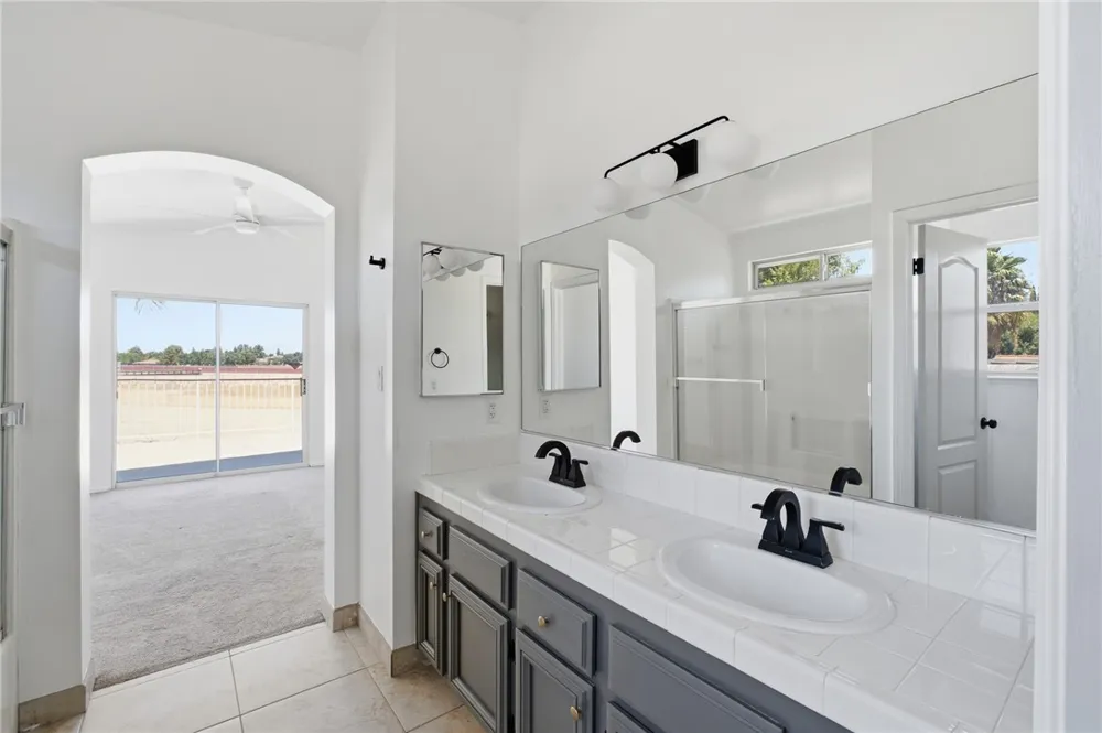 8400 Winlock Bakersfield, CA 93312