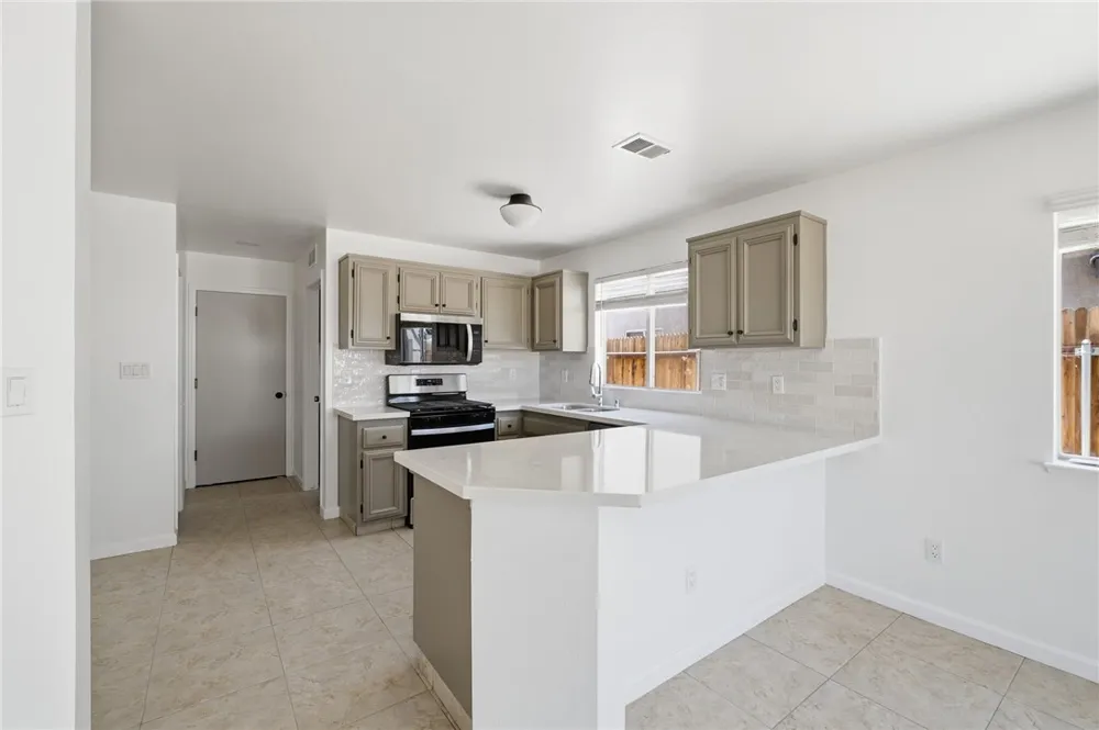 8400 Winlock Bakersfield, CA 93312