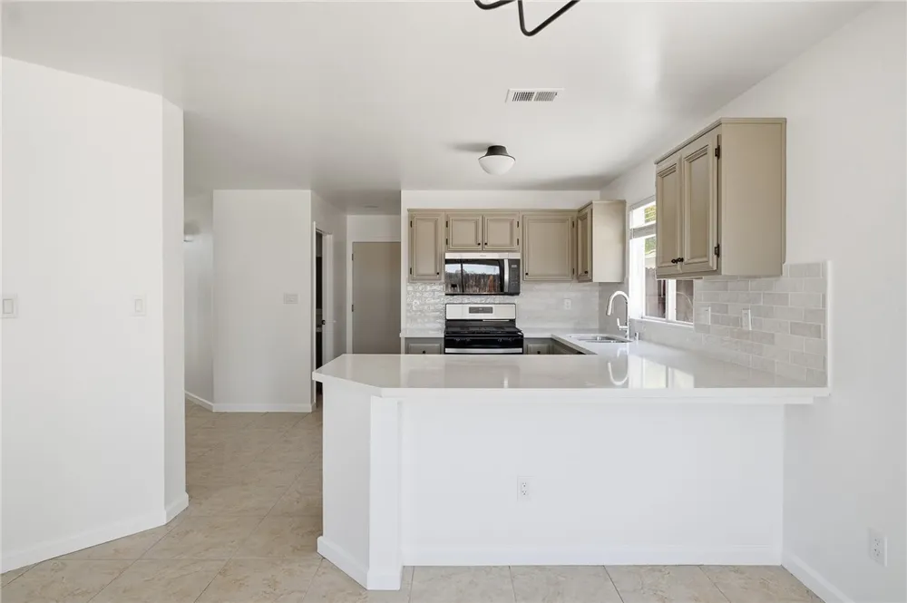 8400 Winlock Bakersfield, CA 93312