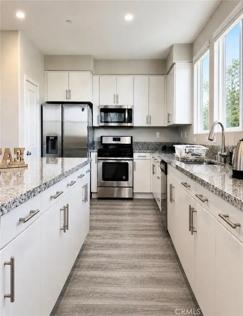 120 S Pacific  Ave #34 Santa Ana, CA 92703