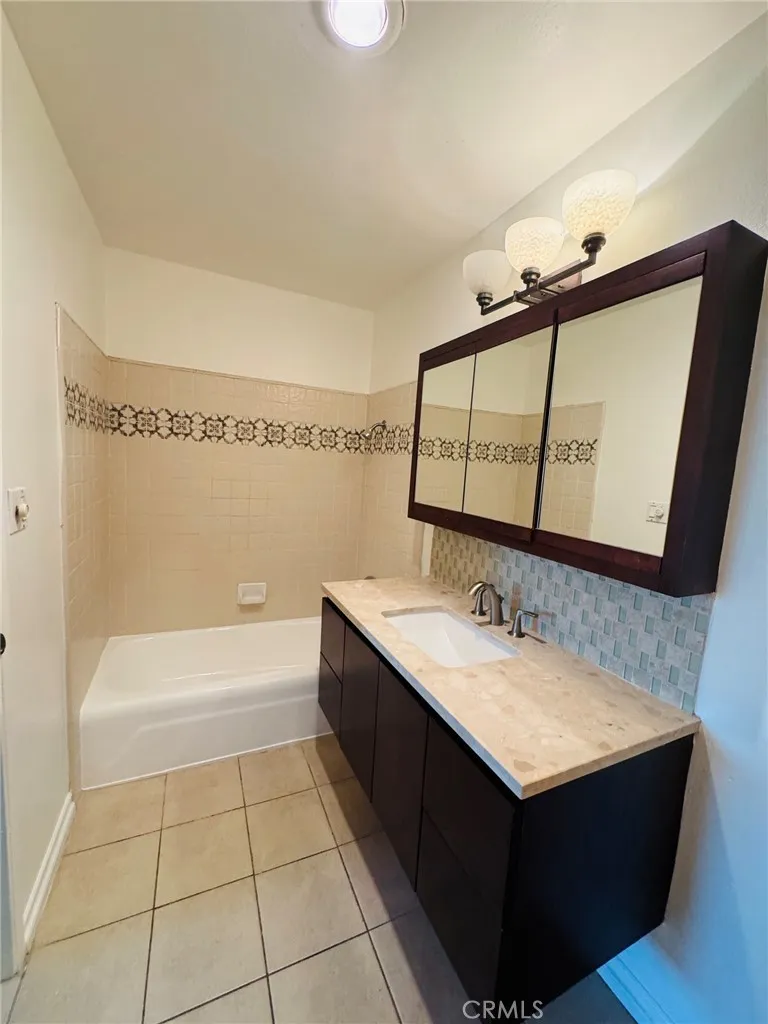 13722 Red Hill #14 Tustin, CA 92780