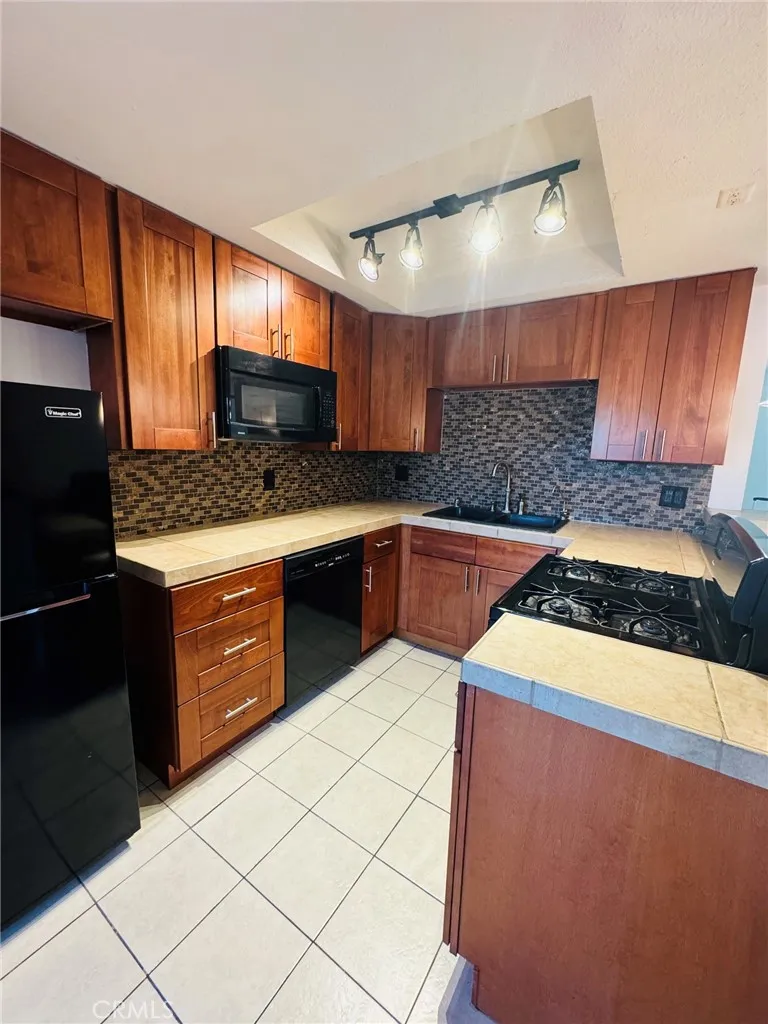 13722 Red Hill #14 Tustin, CA 92780